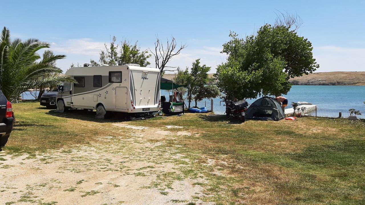 Camp Pere Hotel Pag Town Bagian luar foto