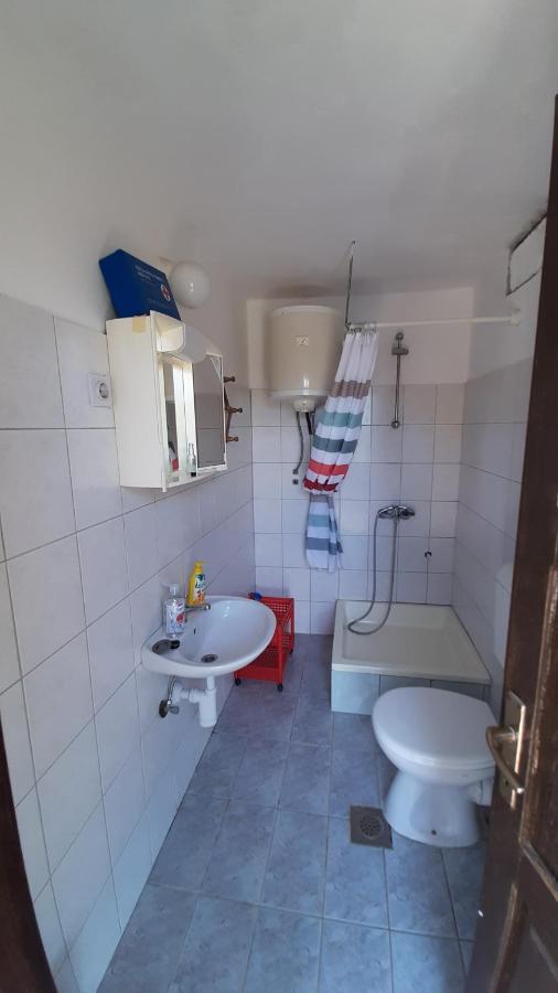 Camp Pere Hotel Pag Town Bagian luar foto