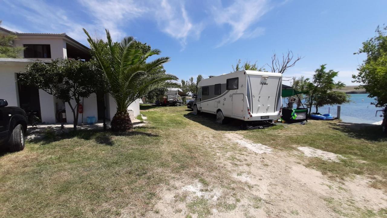 Camp Pere Hotel Pag Town Bagian luar foto